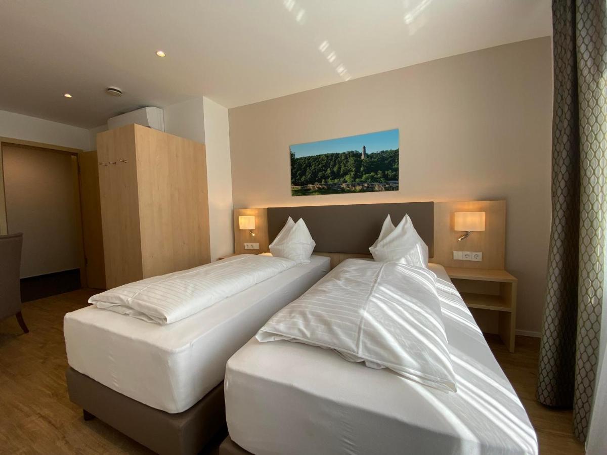 Hotel-Restaurant Und Gaestehaus Loewen Süßen Dış mekan fotoğraf