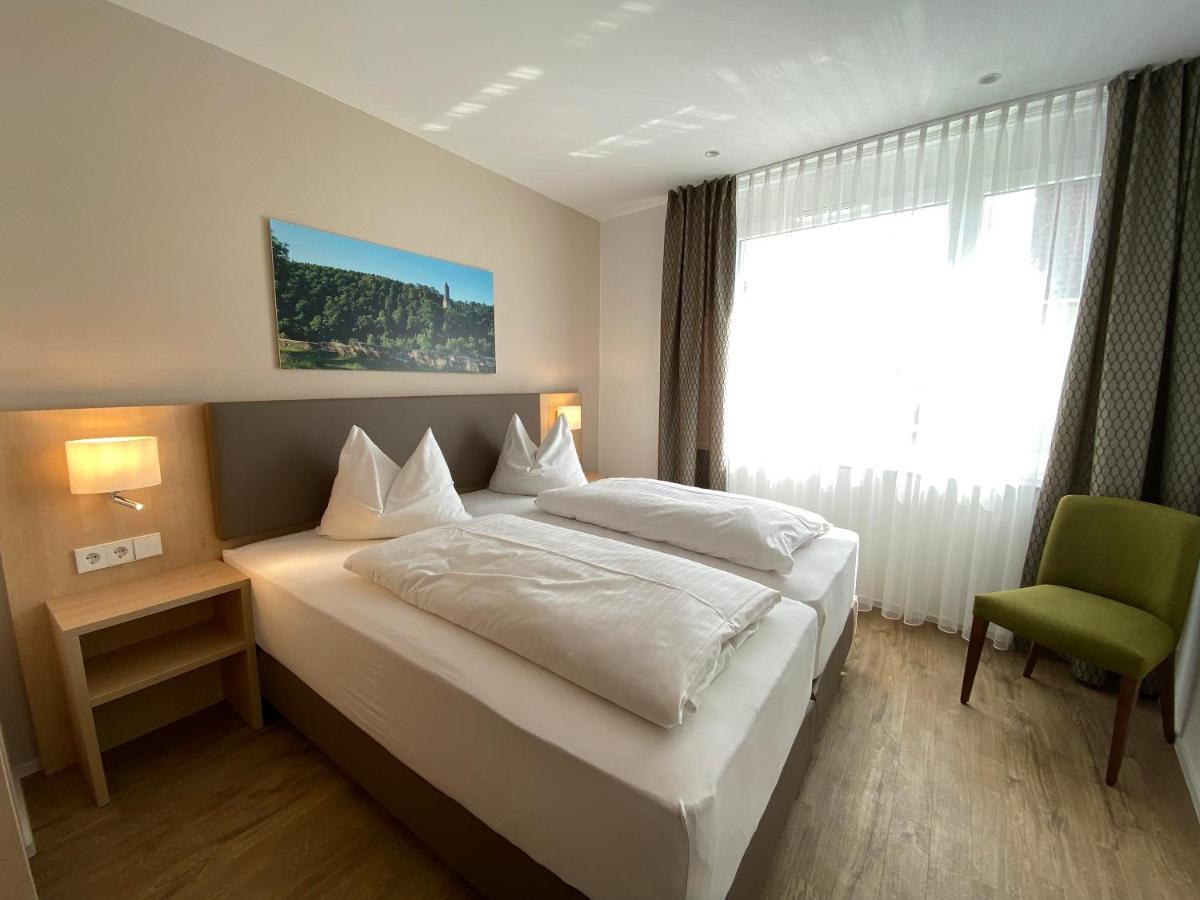 Hotel-Restaurant Und Gaestehaus Loewen Süßen Dış mekan fotoğraf