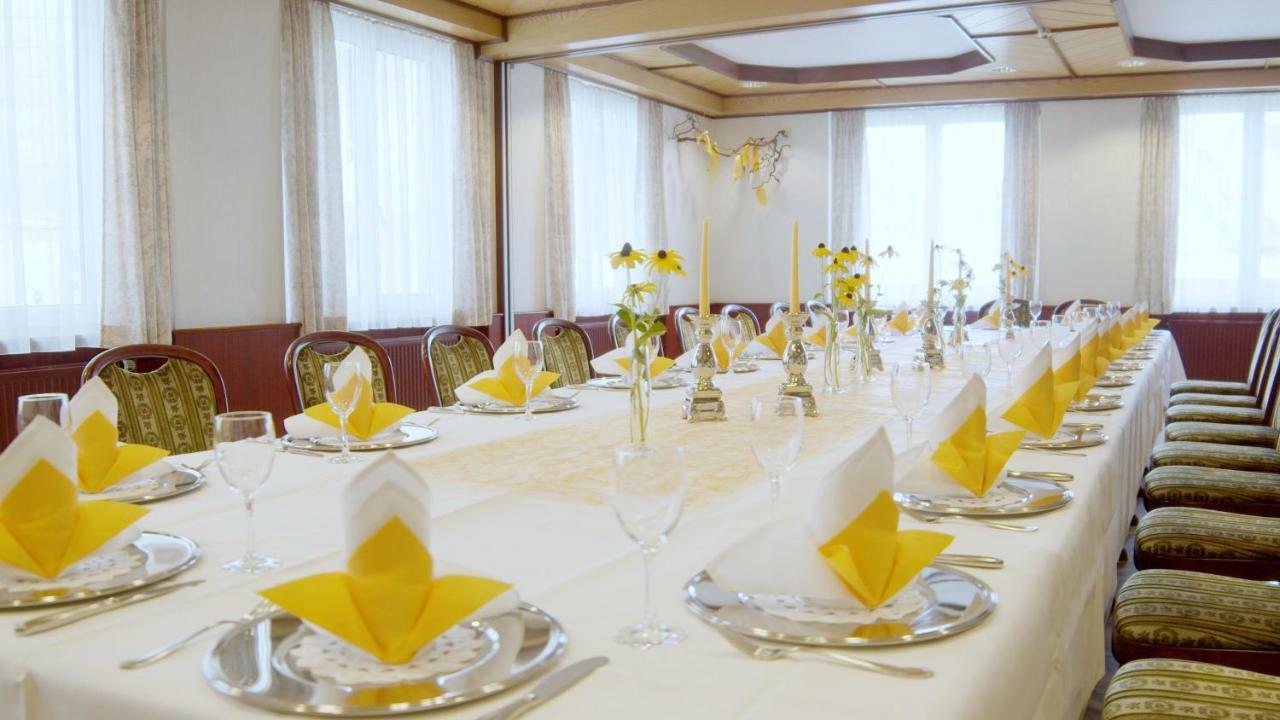 Hotel-Restaurant Und Gaestehaus Loewen Süßen Dış mekan fotoğraf